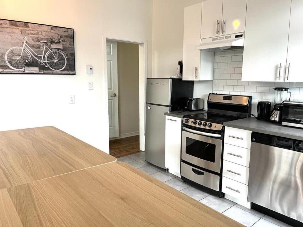 Chez Mont Royal Apartments! Montreal Exterior photo