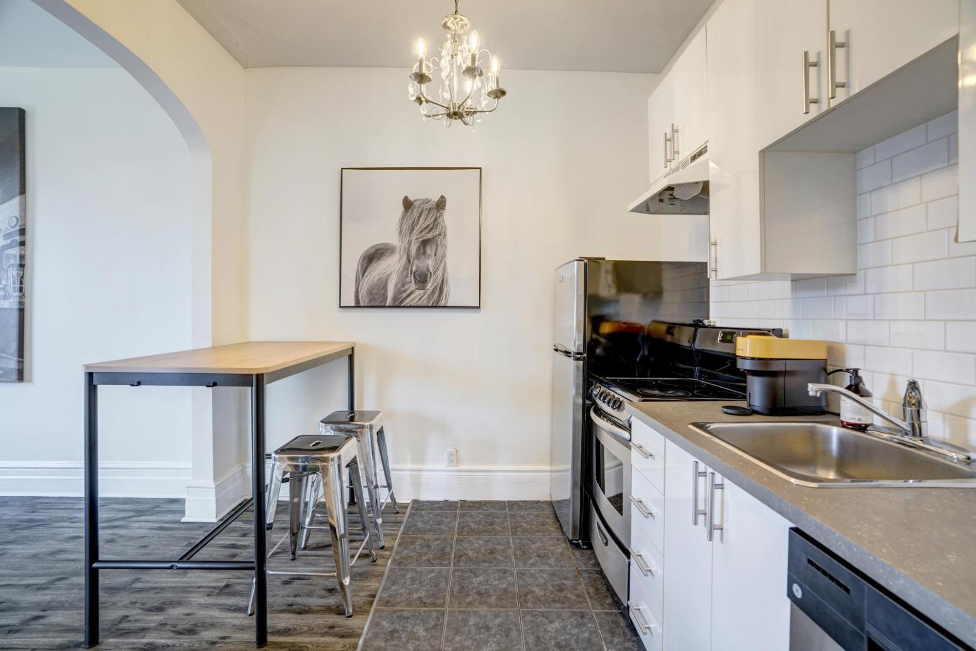 Chez Mont Royal Apartments! Montreal Exterior photo