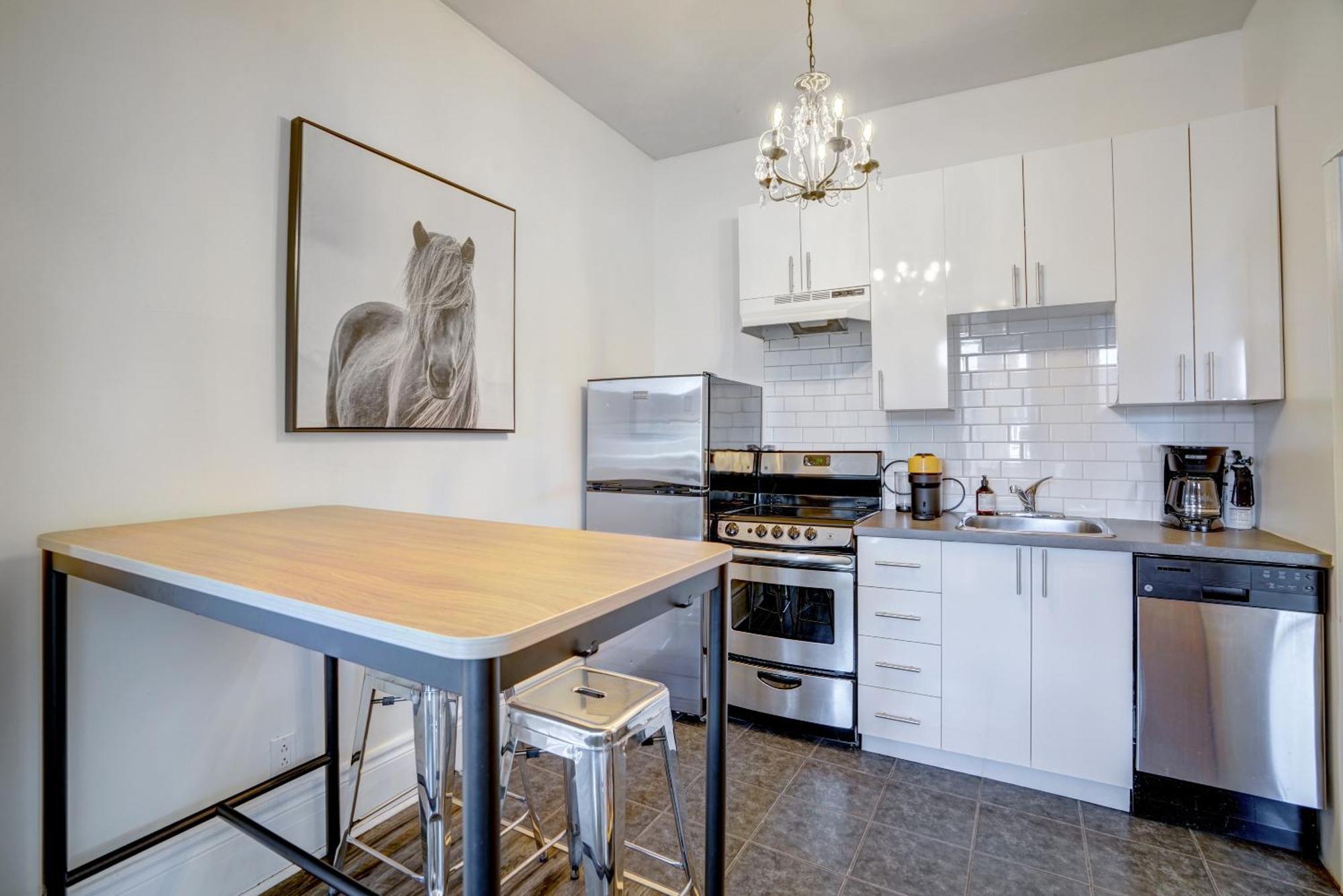 Chez Mont Royal Apartments! Montreal Exterior photo